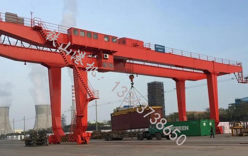 江蘇常州岸邊集裝箱起重機廠家起重機進行檢查都是哪些內(nèi)容呢？